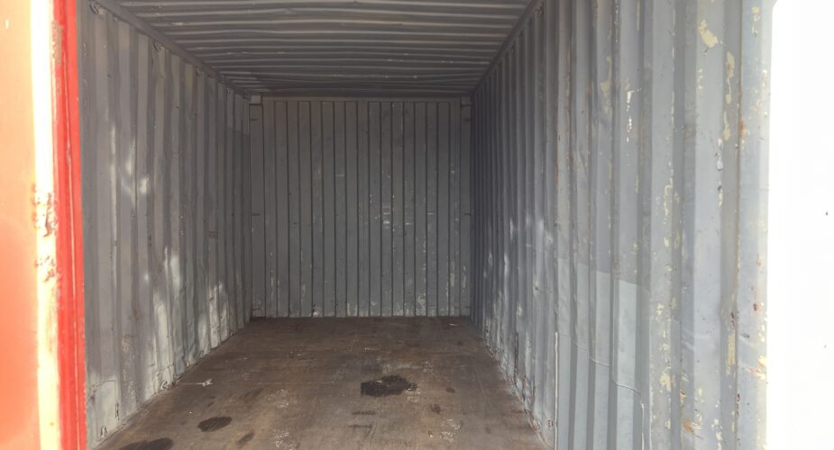  20FT Used WWT Container CAXU6987981 internal	