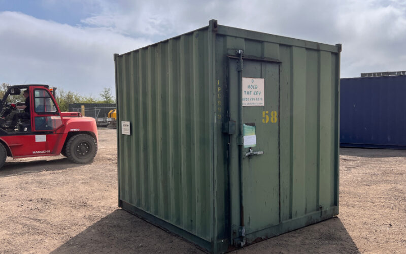  Ex hire condition 8ft container front left – 1PC0993	