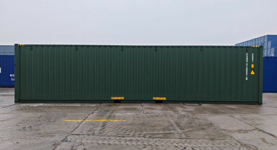  Side View of the 40' High Cube showing forklift pockets	